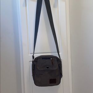 Oulilai satchel